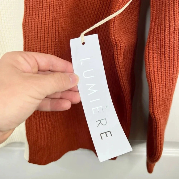 Lumiere V-Neck Color Block Pullover Sweater Size M Cream and Rust Brown - Picture 6 of 10